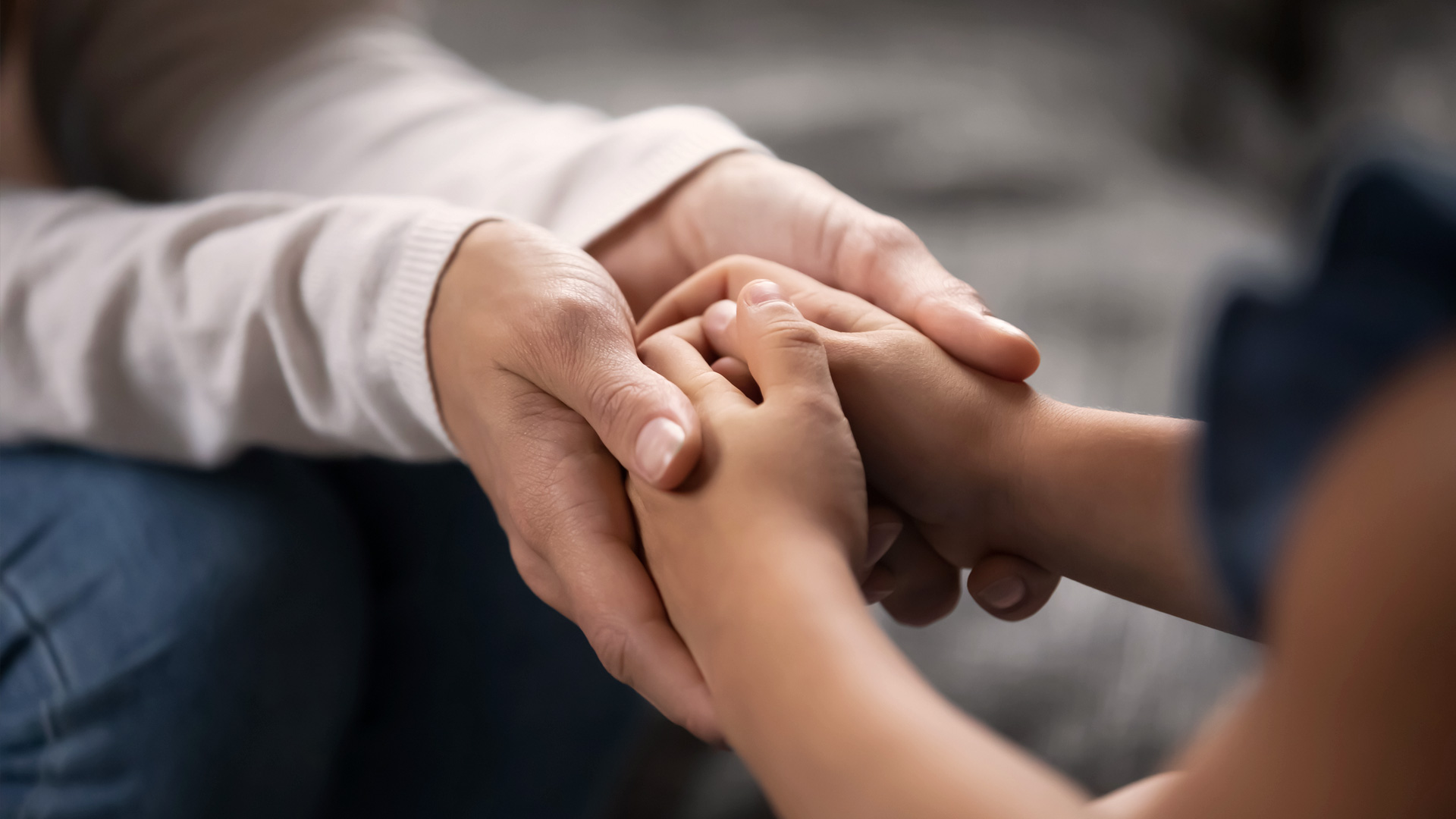 Neural and behavioral correlates of child maltreatment in the context of education