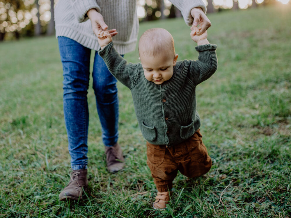 Consideraciones sobre la plasticidad y los períodos críticos y sensibles del desarrollo neural para el diseño e implementación de políticas